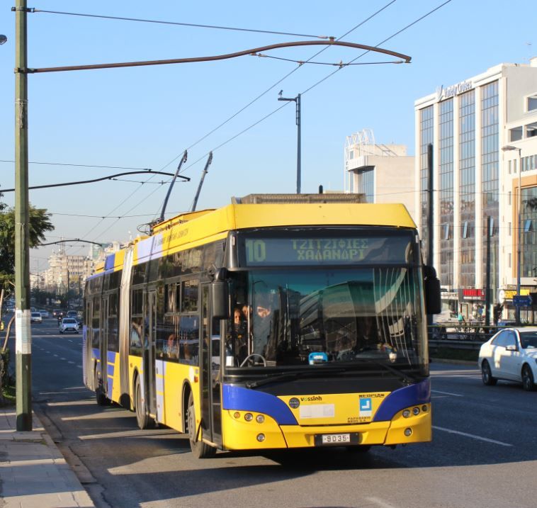 51 Gelenktrolleybusse lieferte die Firma Neoplan mit der örtlichen Karrosseriefirma Elho 2004 aus, hier Wagen 9035 im Einsatz auf der Linie 10. Foto: J.Lehmann, Feb.2020