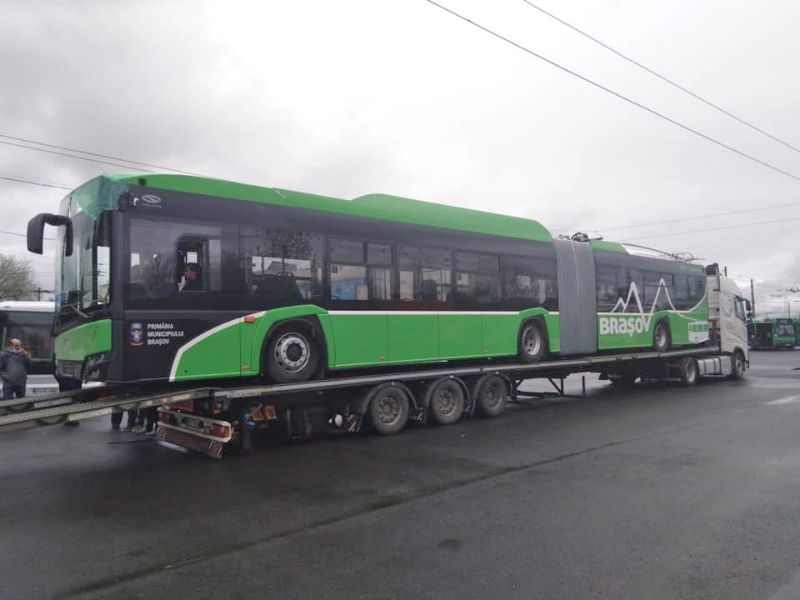 Ankunft des ersten Solaris Trollino auf dem Betriebshof in Brasov. Foto: RATBV SA