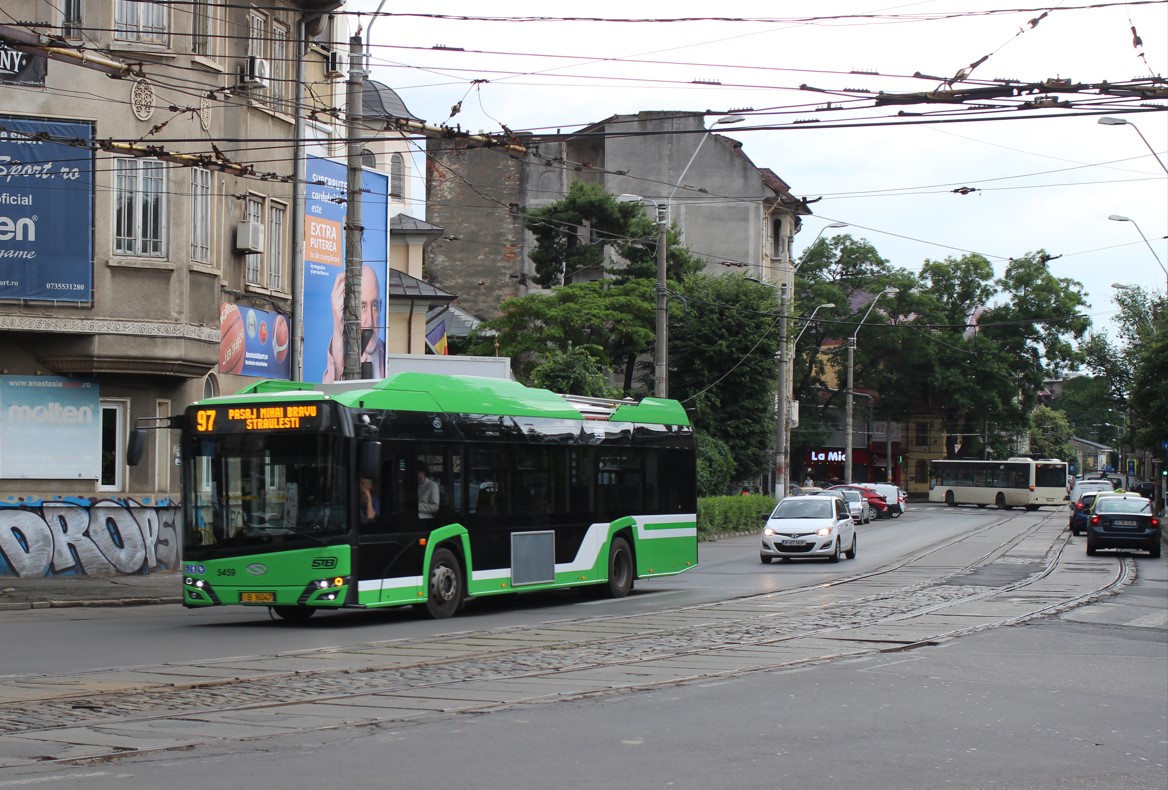 Mit den 22 neuen Batterie-Trolleybussen sollen weitere Linien mittels Batteriebetrieb erweitert werden, hier Solaris 5459 als Linie 97 im Batteriemodus. Foto: J.Lehmann, 29.5.2024