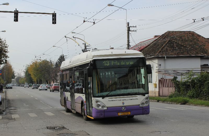 Der mittlerweile ausgemusterte Wagen 18 am 10.11.2016 im Einsatz auf der Linie 13, die damals noch im 20-Minuten-Takt verkehrte, nun aber nur noch alle 35 Minuten bedient wird. Foto: J. Lehmann